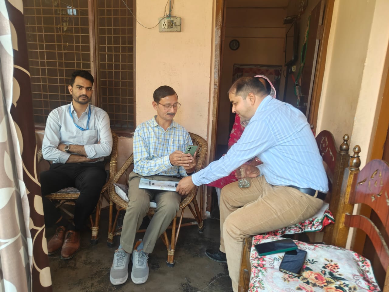 देहरादून : ईवा आशीष श्रीवास्तव के नेतृत्व में सुद्धोवाला में डिजिटल जनगणना की मॉक ड्रिल, 50 घरों का डेटा ऐप पर दर्ज